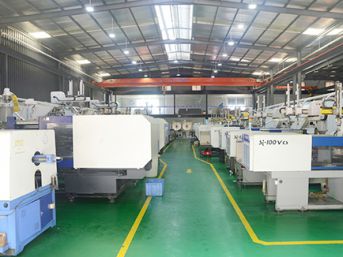 Цех за инжектиране на пластмаса