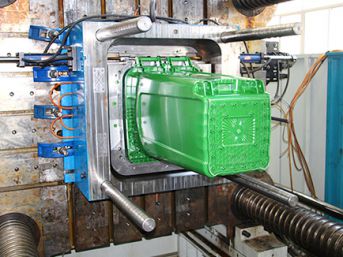 Машина за инжектиране на пластмаса